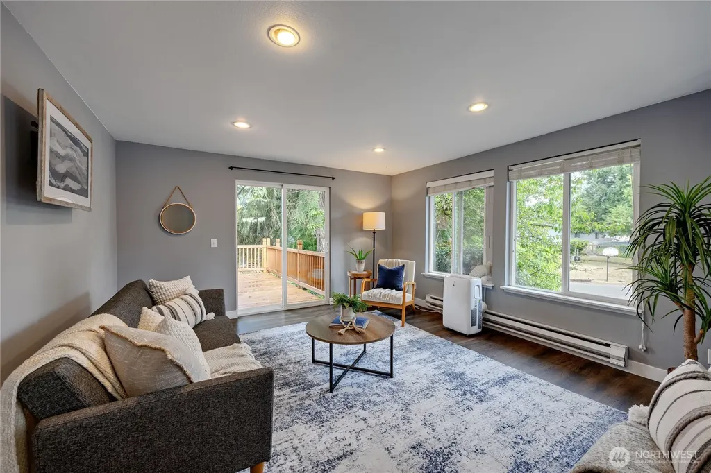 7080 E Cascade Court Port Orchard WA 98366