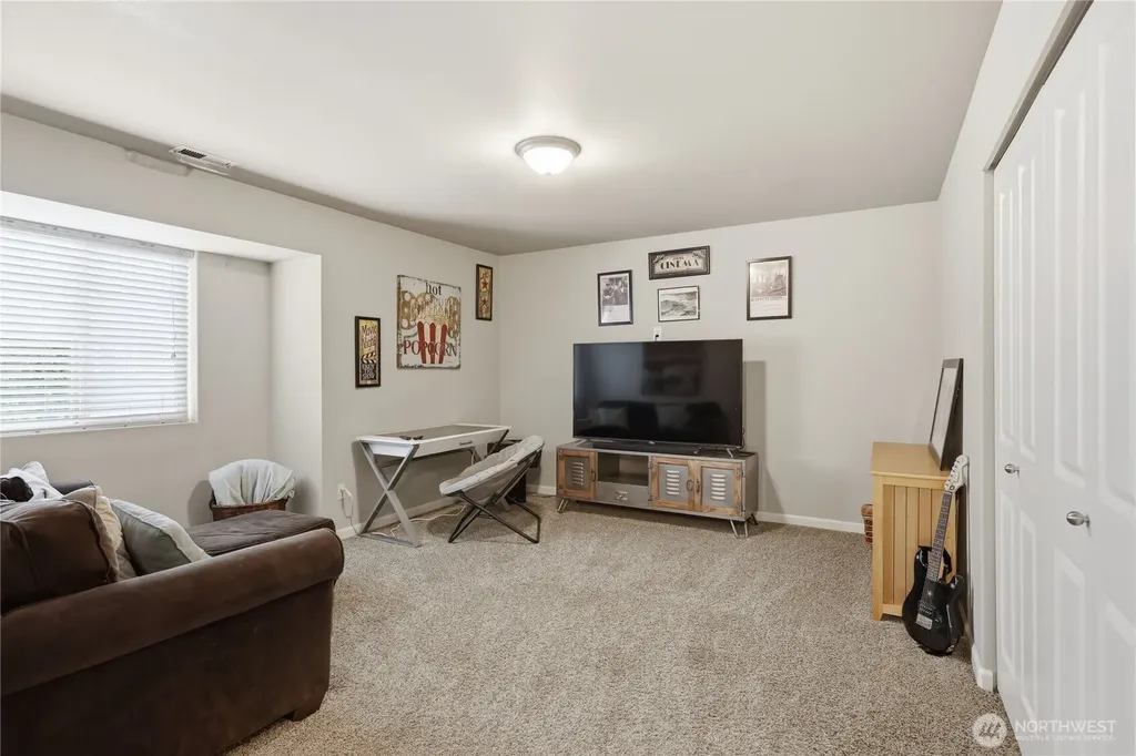 291 NE Tronson Circle Bremerton WA 98311