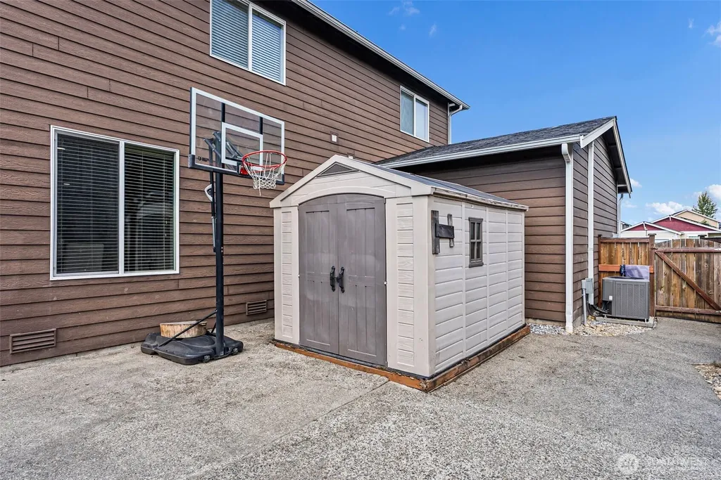 18718 110th Avenue Ct E Puyallup WA 98374