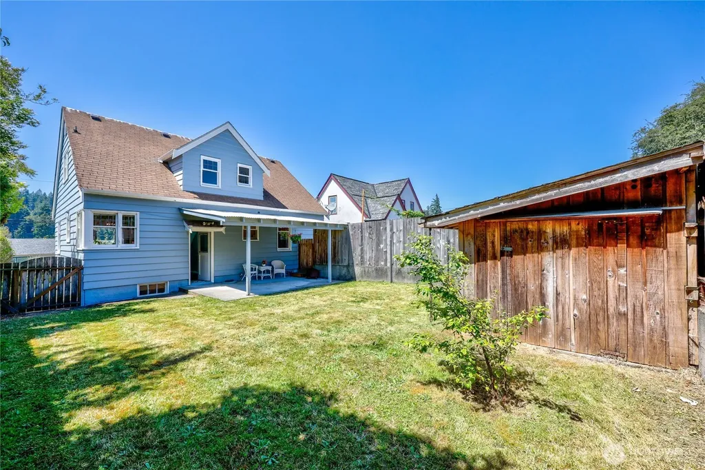332 Bryan Avenue Bremerton WA 98312