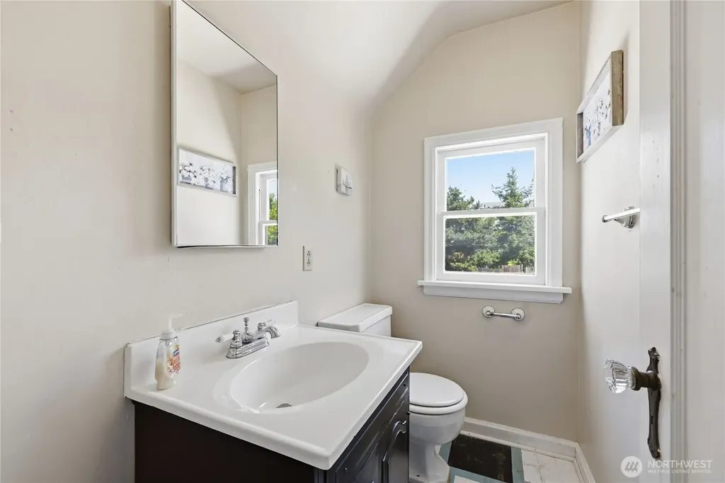 332 Bryan Avenue Bremerton WA 98312