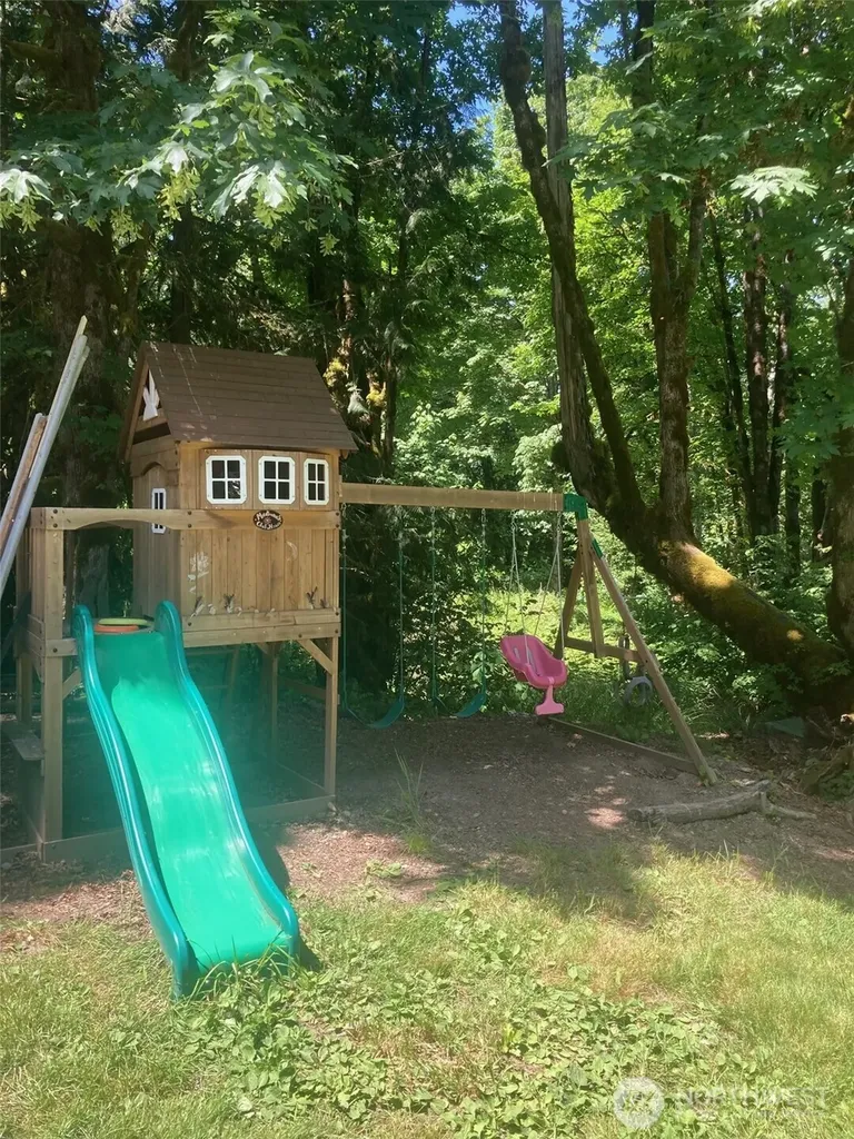 3372 E Agate Road Shelton WA 98584
