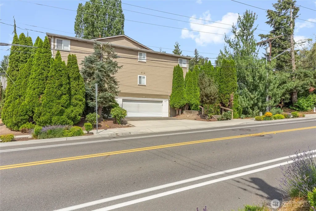 18523 68th Avenue NE Kenmore WA 98028