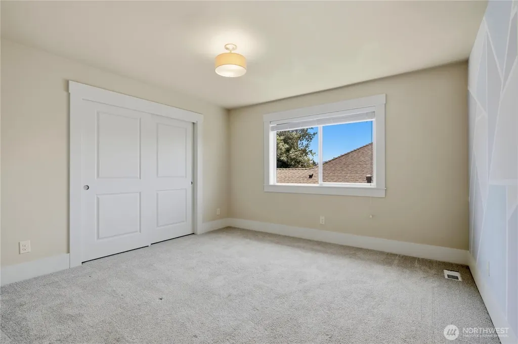920 233rd Place NE Sammamish WA 98074