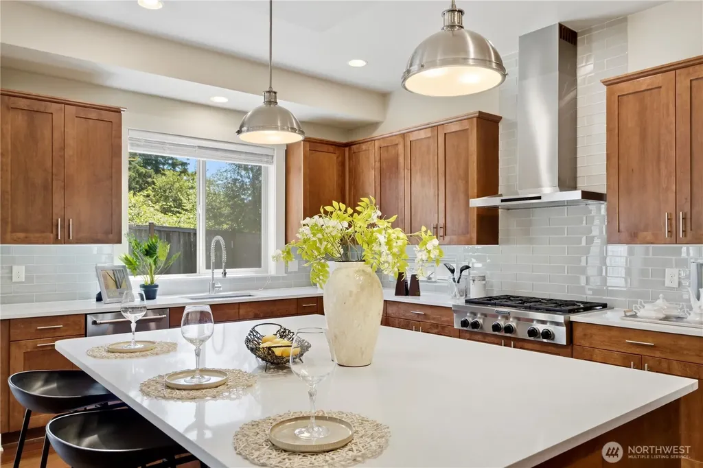 920 233rd Place NE Sammamish WA 98074