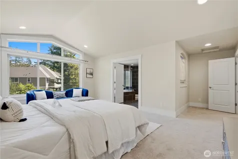 920 233rd Place NE Sammamish WA 98074