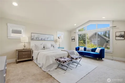 920 233rd Place NE Sammamish WA 98074