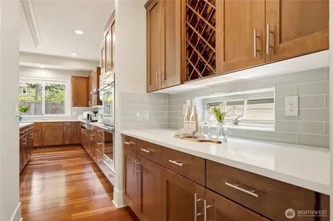 920 233rd Place NE Sammamish WA 98074