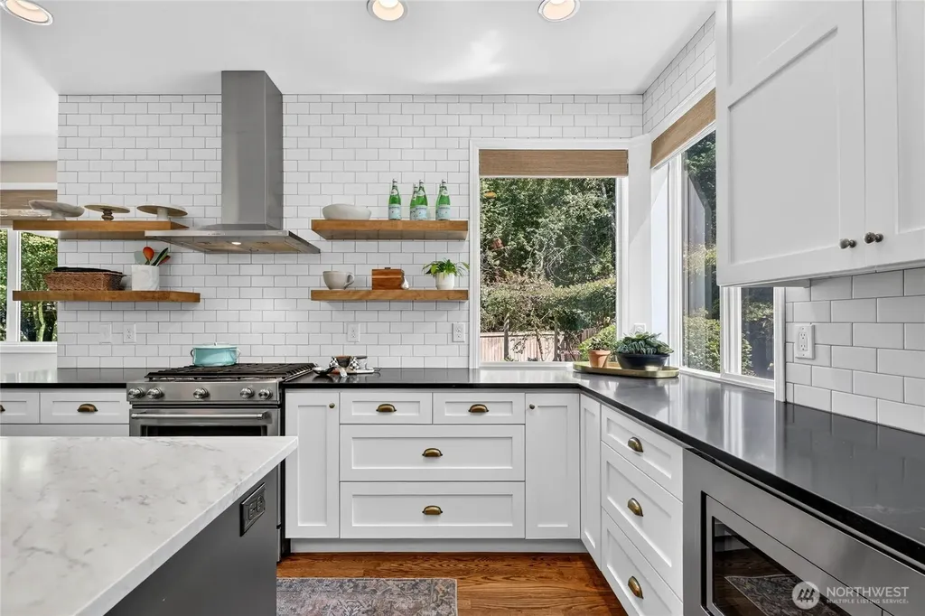 118 246th Way SE Sammamish WA 98074