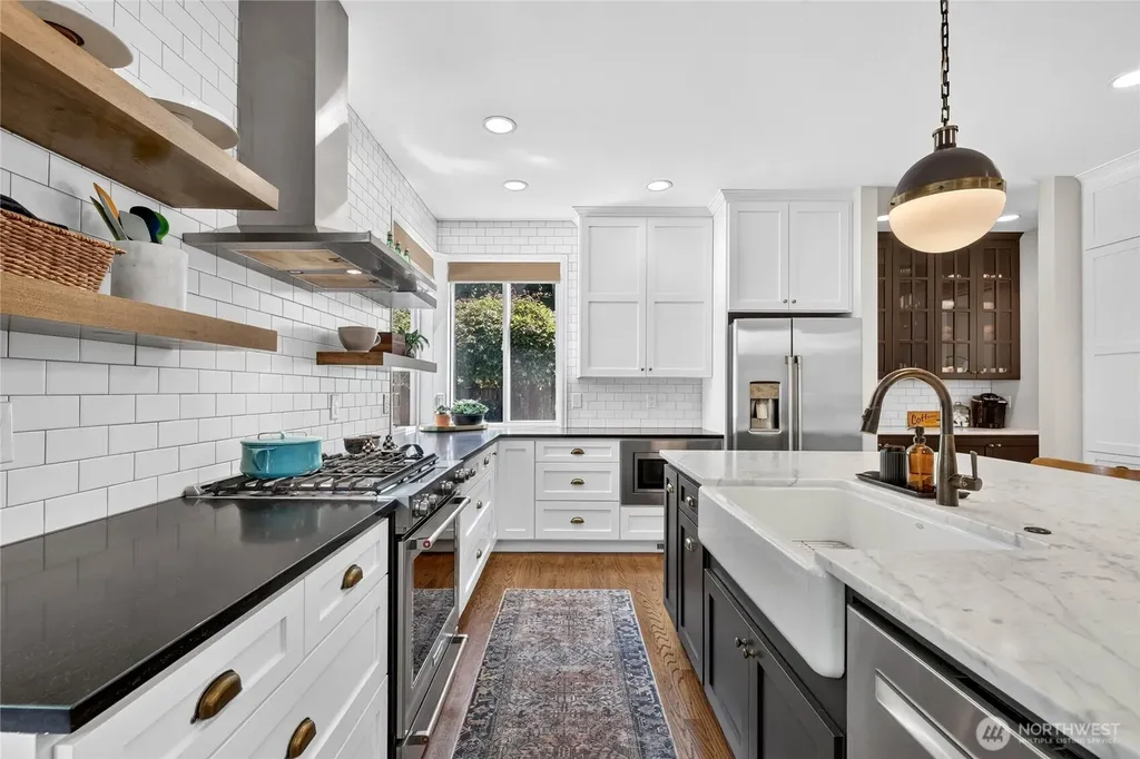 118 246th Way SE Sammamish WA 98074