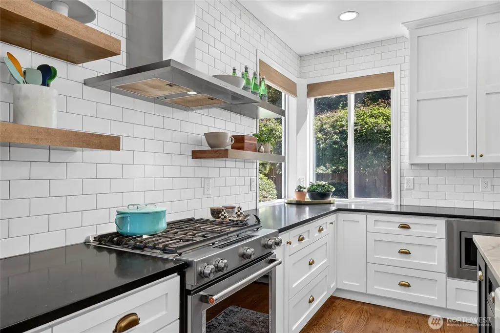 118 246th Way SE Sammamish WA 98074