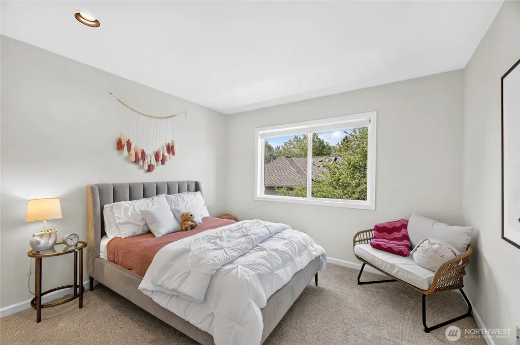 118 246th Way SE Sammamish WA 98074