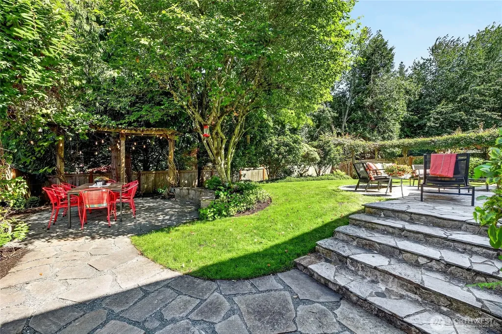 118 246th Way SE Sammamish WA 98074
