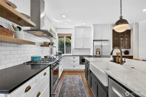 118 246th Way SE Sammamish WA 98074