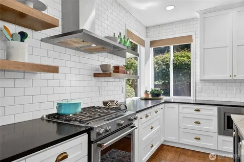 118 246th Way SE Sammamish WA 98074