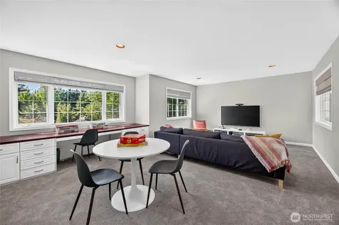 118 246th Way SE Sammamish WA 98074