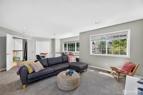 118 246th Way SE Sammamish WA 98074