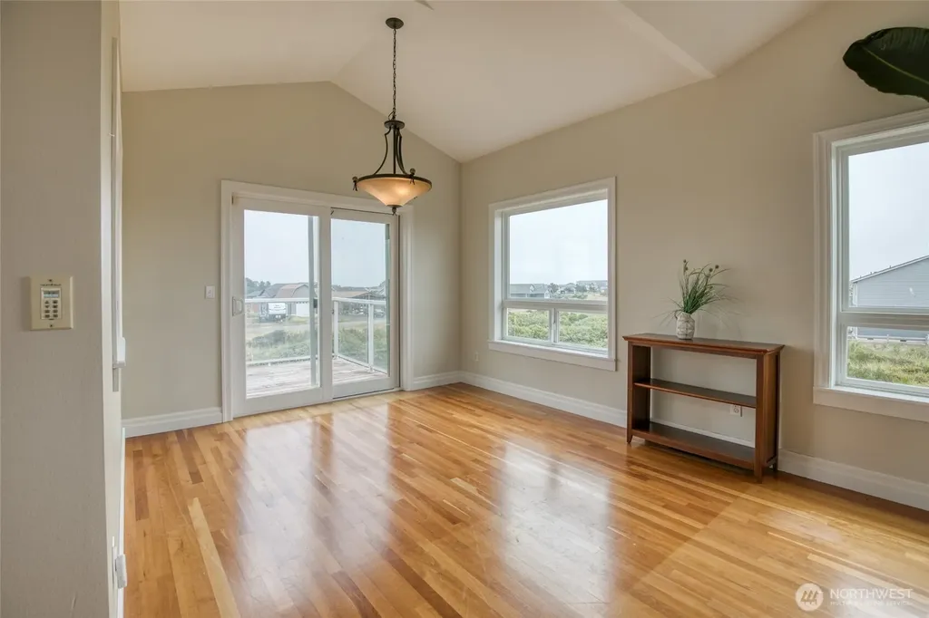 470 W Wind Street Ocean Shores WA 98569
