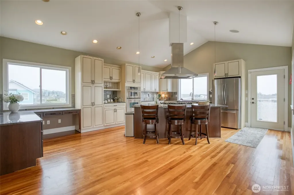 470 W Wind Street Ocean Shores WA 98569