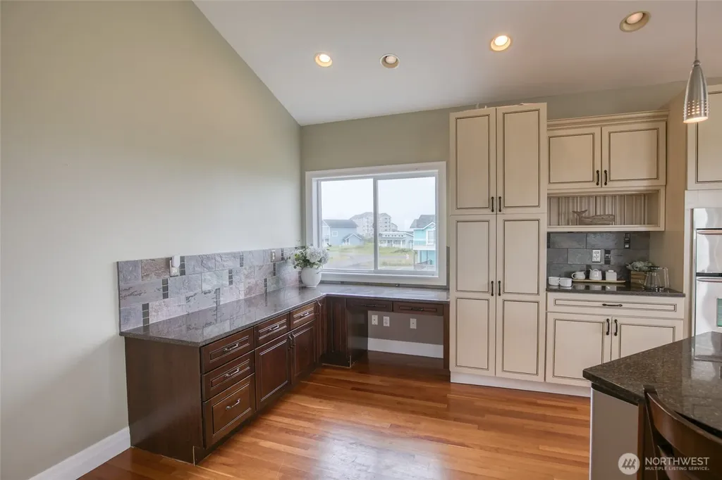 470 W Wind Street Ocean Shores WA 98569