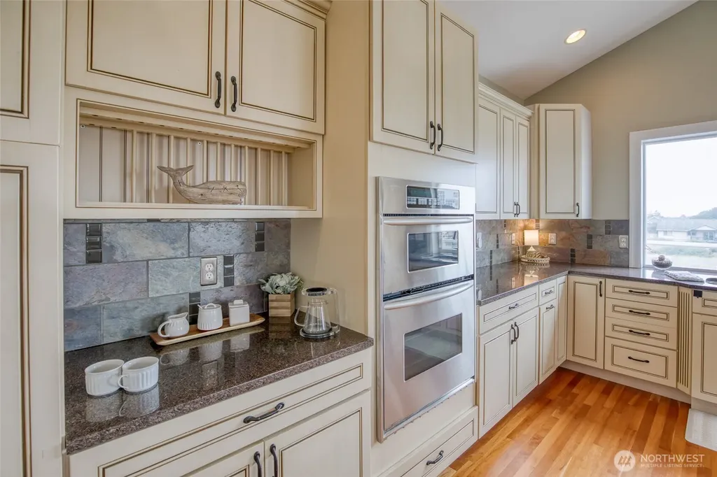470 W Wind Street Ocean Shores WA 98569