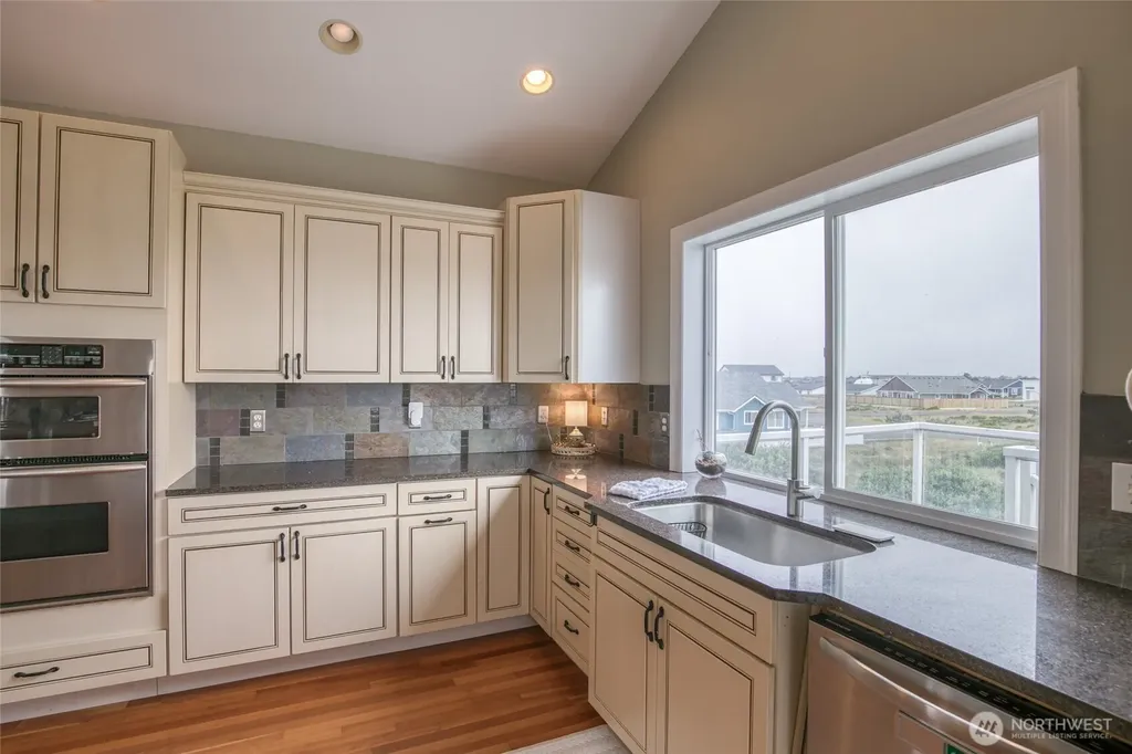 470 W Wind Street Ocean Shores WA 98569