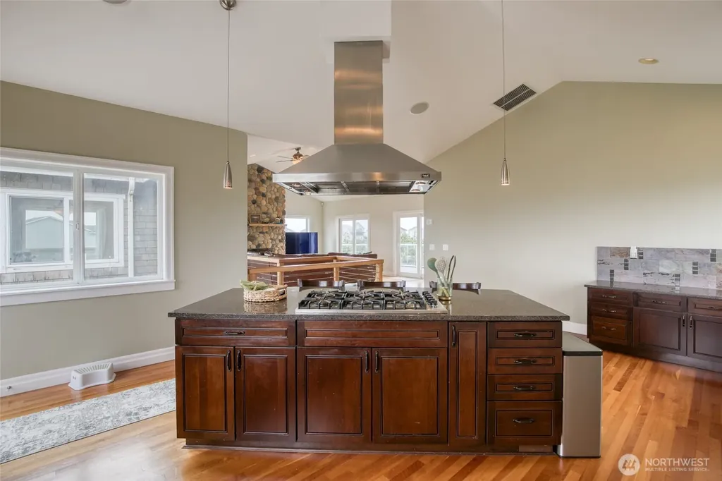 470 W Wind Street Ocean Shores WA 98569