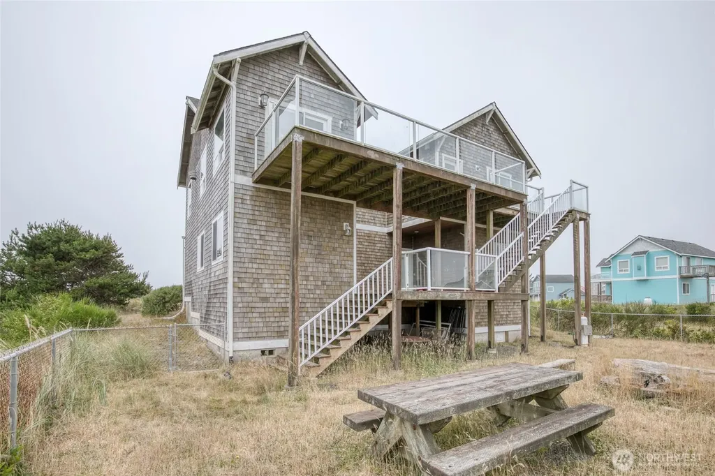 470 W Wind Street Ocean Shores WA 98569