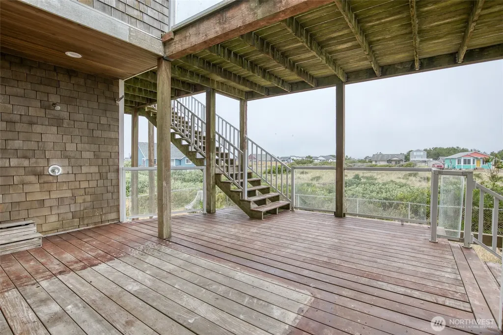470 W Wind Street Ocean Shores WA 98569