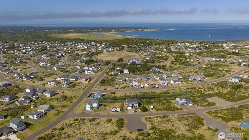 470 W Wind Street Ocean Shores WA 98569