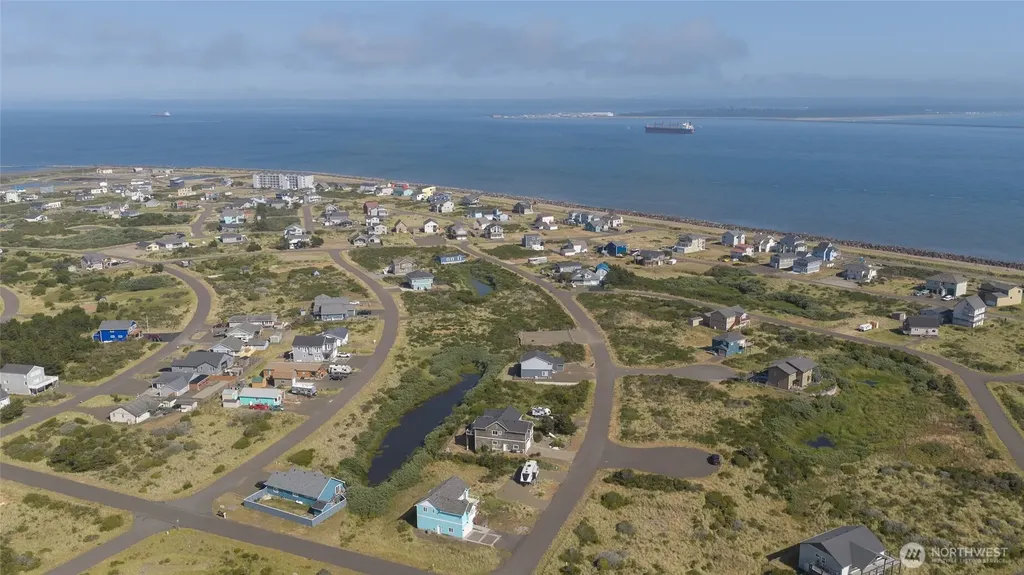 470 W Wind Street Ocean Shores WA 98569