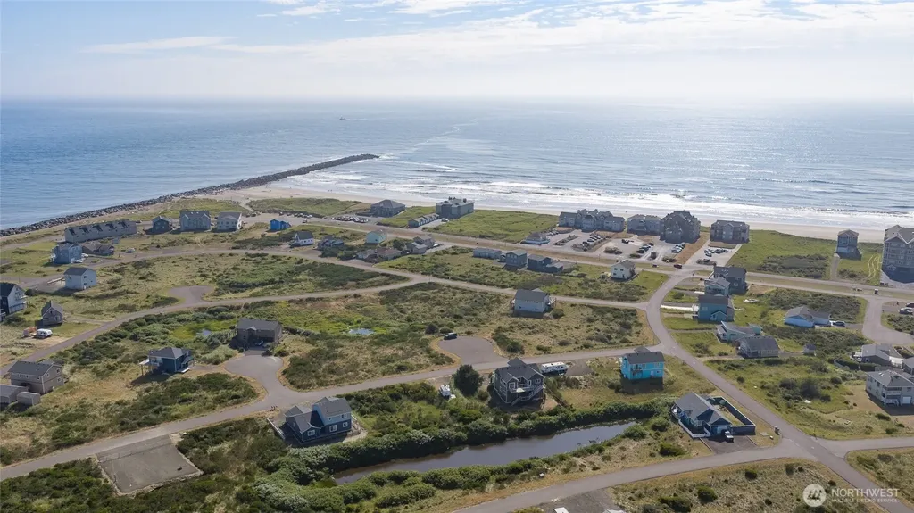 470 W Wind Street Ocean Shores WA 98569