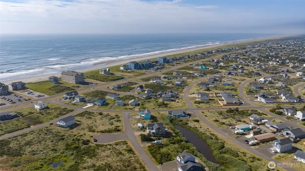 470 W Wind Street Ocean Shores WA 98569