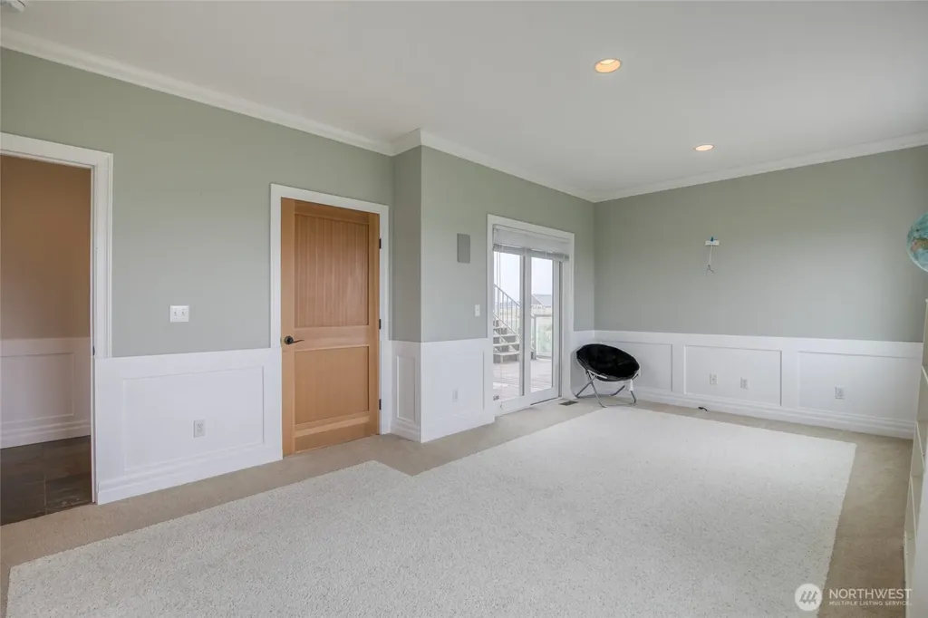470 W Wind Street Ocean Shores WA 98569