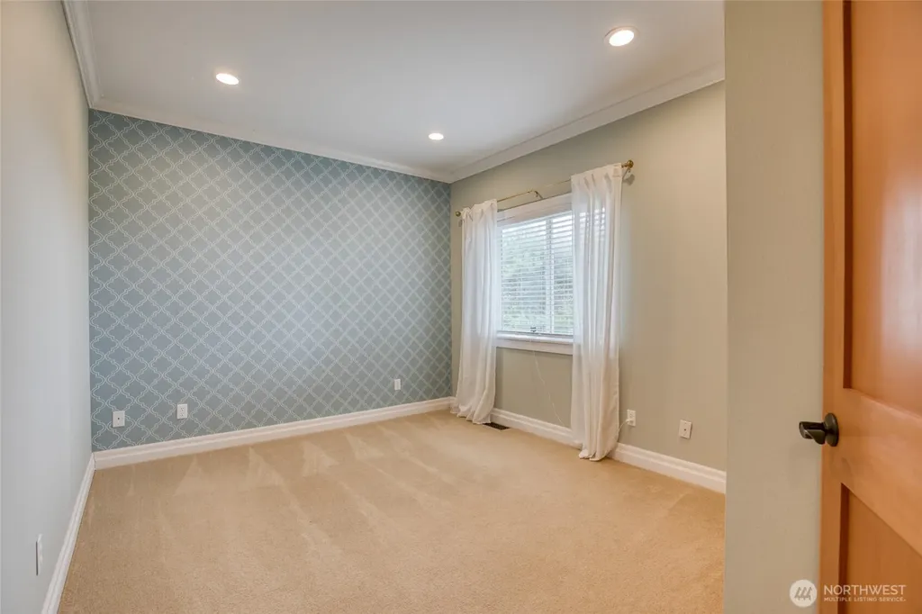 470 W Wind Street Ocean Shores WA 98569