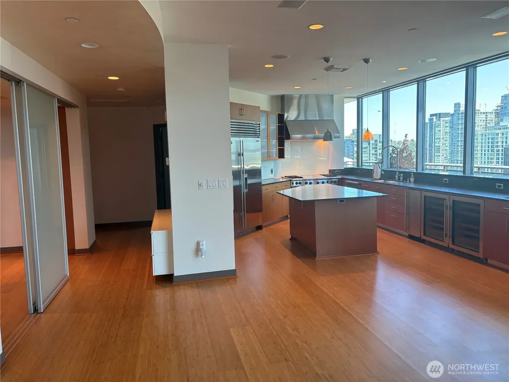 2033 2nd Avenue Seattle WA 98121