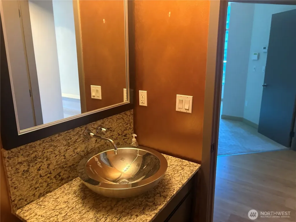 2033 2nd Avenue Seattle WA 98121