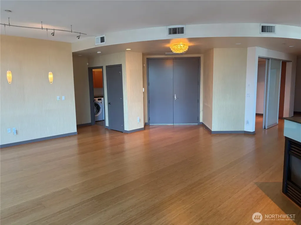2033 2nd Avenue Seattle WA 98121