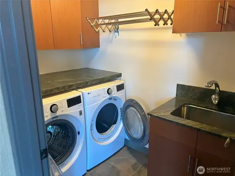 2033 2nd Avenue Seattle WA 98121