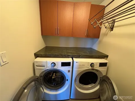 2033 2nd Avenue Seattle WA 98121