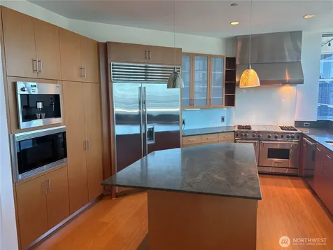 2033 2nd Avenue Seattle WA 98121