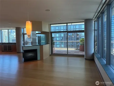 2033 2nd Avenue Seattle WA 98121