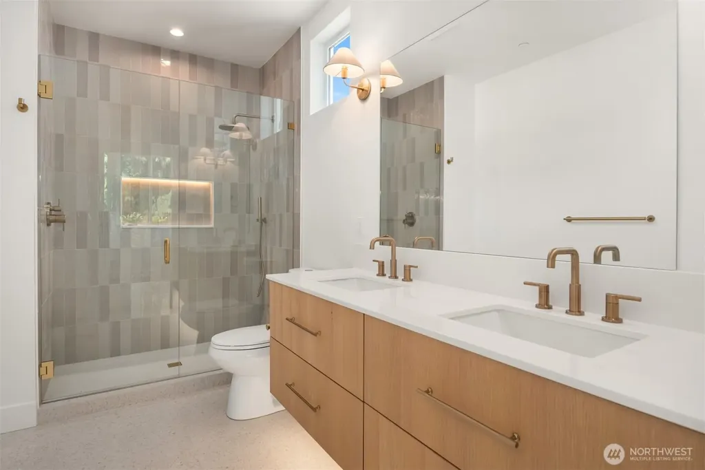 2454 55th Avenue SW Seattle WA 98116