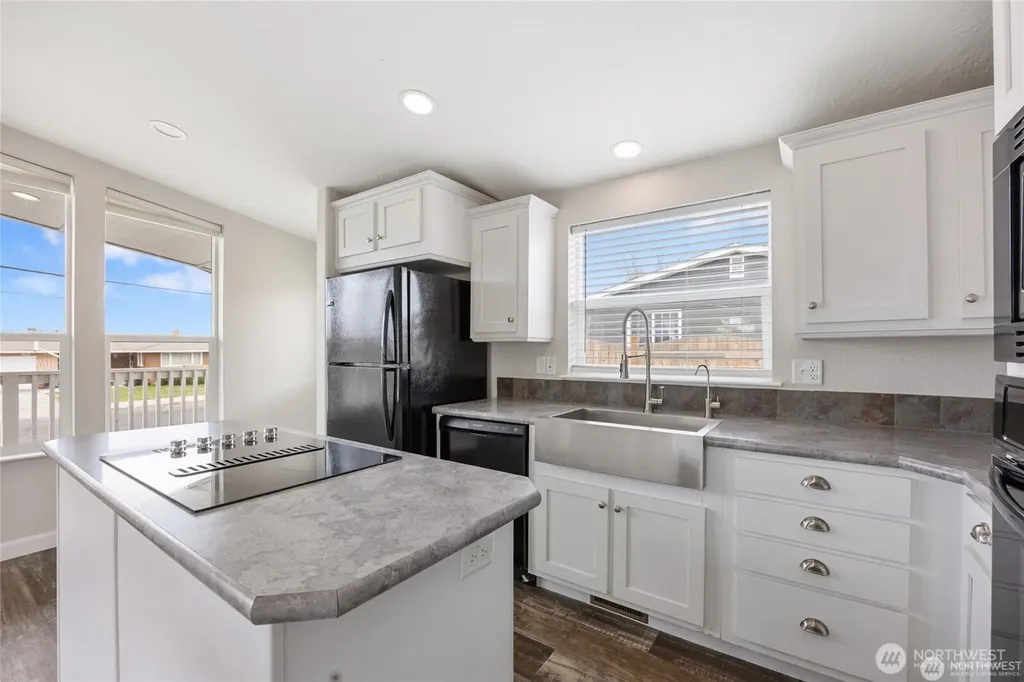 906 S C Street Moses Lake WA 98837