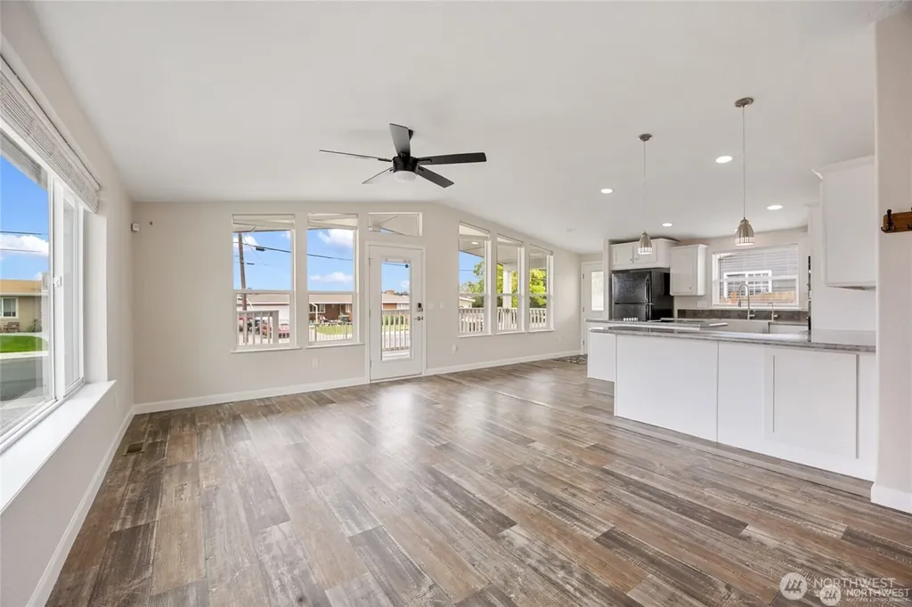 906 S C Street Moses Lake WA 98837
