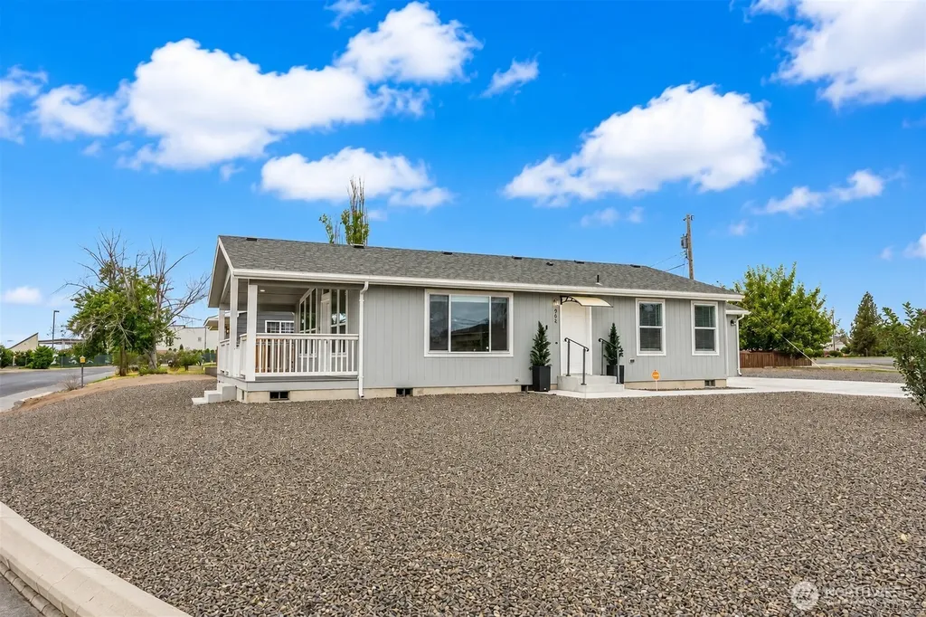 906 S C Street Moses Lake WA 98837