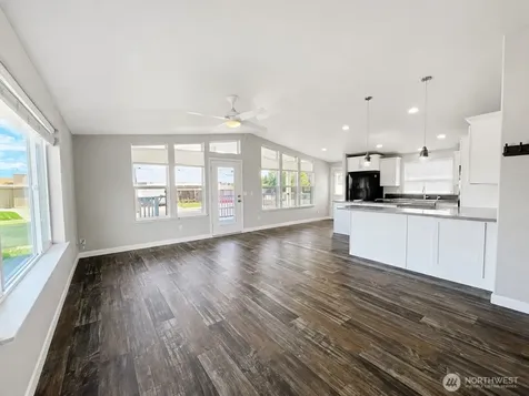 906 S C Street Moses Lake WA 98837