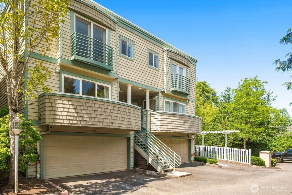104 9th Lane Kirkland WA 98033