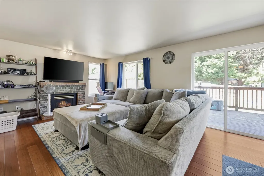 37217 17th Avenue S Federal Way WA 98003