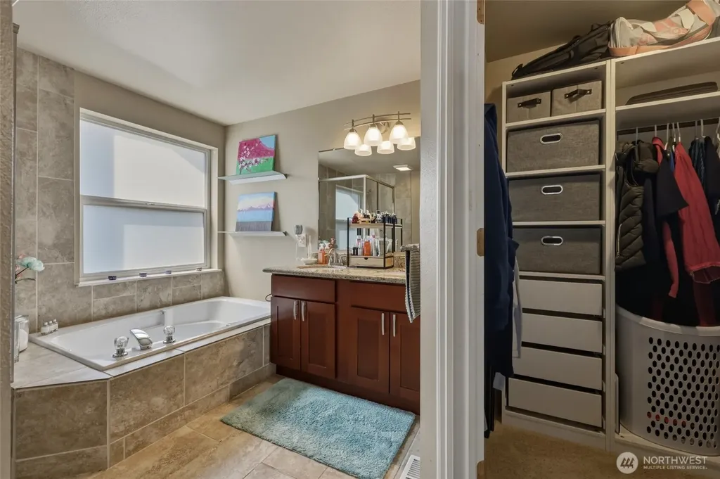 37217 17th Avenue S Federal Way WA 98003